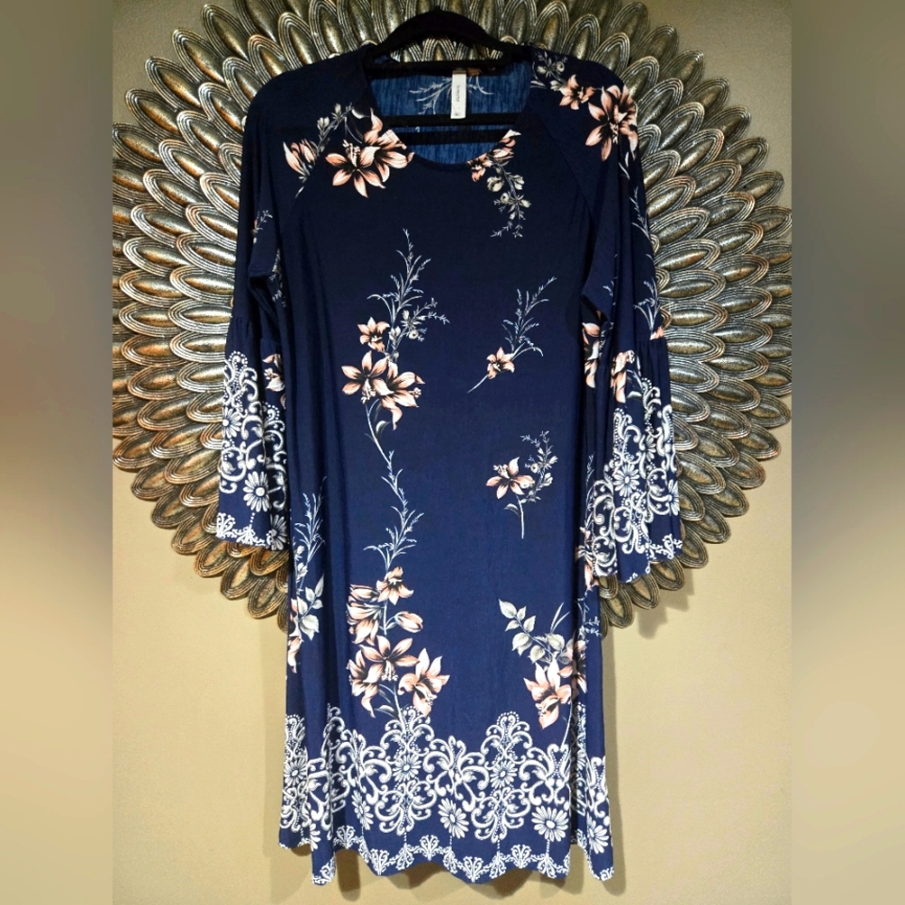 Honeyme Navy and White Floral Long Sleeve Dress